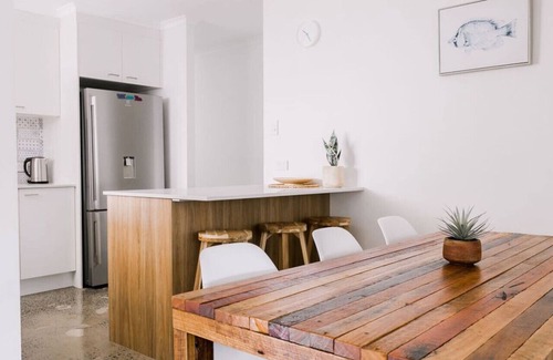 Pottsville Casa | Casa Del Mar 10 - Short walk to Pottsville Beach