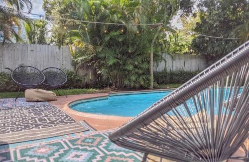 Downtown Fort Lauderdale Casa | Casa del Ojo - 3 King beds - Sun-soaked pool