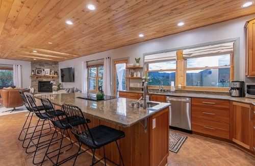 Buena Vista Casa | Casa Del Rio- movie theater, hot tub, sauna, pet friendly & boat ramp! #020796