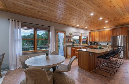 Buena Vista Casa | Casa Del Rio- movie theater, hot tub, sauna, pet friendly & boat ramp! #020796