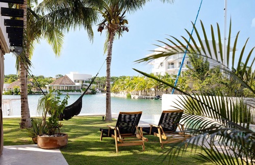 Puerto Aventuras Villa | Casa Del Viento 5-bedroom villa in peaceful Puerto Aventuras with WiFi, AC