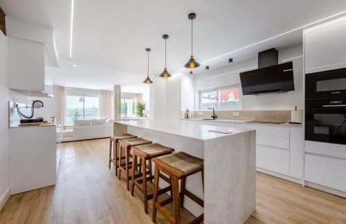Vera Casa | Casa Descubrimiento - Dúplex Moderno con Jardín a 5 minutos de la Playa de Vera