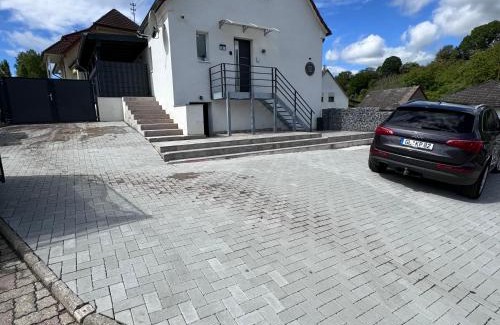Glees Casa | Casa Di Monaco