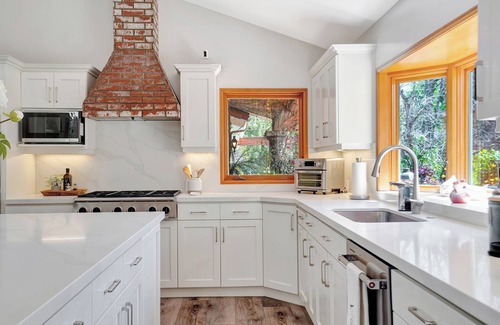 Woodland Hills Casa | Casa Diego a Centrally Located Spanish Vibe Home w/Great Outdoors & Pool