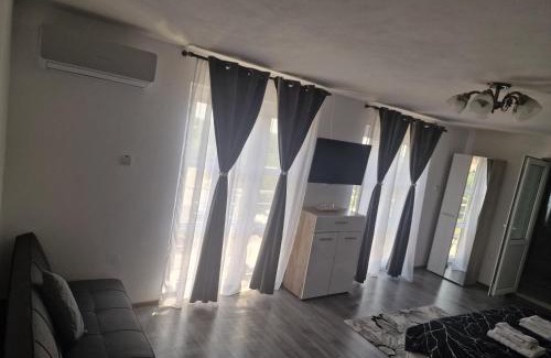 Novaci Casa | Casa dintre munti