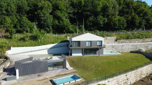 Vila Casa | Casa do Barbeiro - View of the River Minho