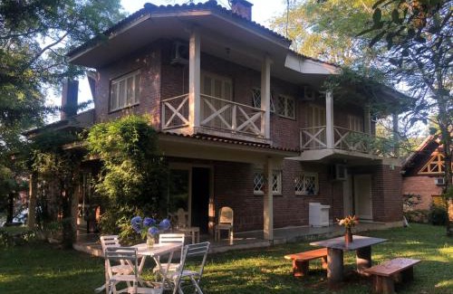 Vale do Bosque Casa | Casa do Bosque, espaçosa e confortável em condominio espetacular, 5 min centro!