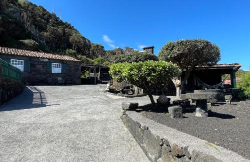 Sao Roque do Pico Casa | Casa do Carregadouro - Seaside Retreat