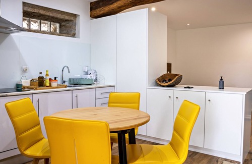 Cardielos Apartamento | Casa do Mestre: Estudio con Suite Externa con vistas a la montaña, jardín y Wi-Fi