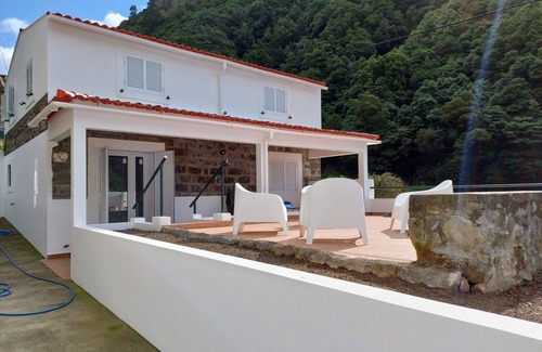 Faial Da Terra Casa | Casa do Sanguinho - Faial da Terra. Nature on the doorstep, trails and the sea.