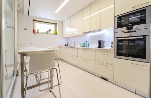 Viana do Castelo Villa | Casa do Trigo - with garage in the city center