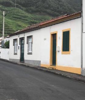 Faial Da Terra Casa | Casa do vermelho