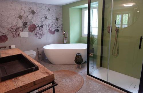 Prato Chalet De Esquí | Casa Dorino - luogo idilliaco, ideale per famiglie, terrazza ed ampio giardino, vista montagne, sauna privata