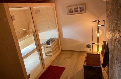 Prato Chalet De Esquí | Casa Dorino - luogo idilliaco, ideale per famiglie, terrazza ed ampio giardino, vista montagne, sauna privata