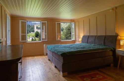 Prato Chalet De Esquí | Casa Dorino - luogo idilliaco, ideale per famiglie, terrazza ed ampio giardino, vista montagne, sauna privata