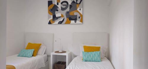 Albufeira Old Town Apartamento | Casa dos Sinos Beach Apartment 1 with Roof Terrace
