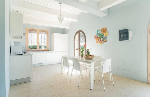 Trequanda Casa | Casa Dracena I: A welcoming two-story apartment situated in the heart of the Tuscan countryside, with Free WI-FI.
