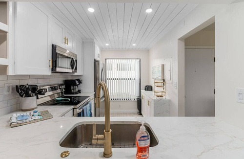 Casa del Mar Apartamento | Casa E-106 Bay View Ground Floor Fully Updated!