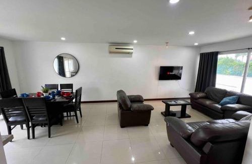Lazaro Cardenas Apartamento | Casa ejecutiva en fraccionamiento privado