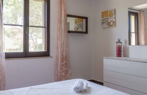 San Giovanni Apartamento | Casa Eleonora - Two Bedroom Apartment, Sleeps 4