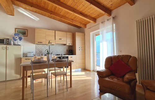 Arias Apartamento | Casa Elka Balcony 7 Lake view