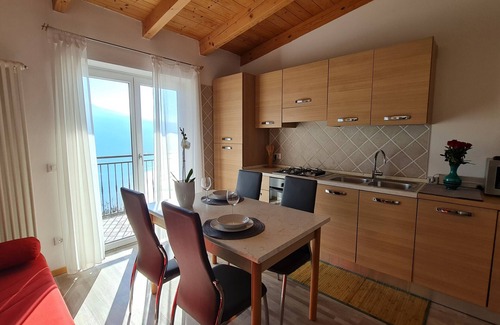 Arias Apartamento | Casa Elka Balcony 8 Lake view