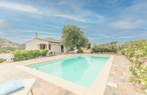 Arzachena Casa | Casa Elvi con Wi-Fi y piscina privada