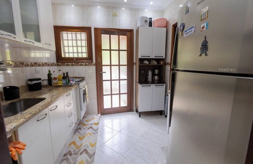 Balneario Guaruja Chalet De Esquí | Casa em condomínio com piscina, Wi-Fi e garagem