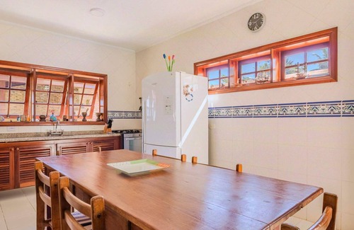 Horto Casa | Casa em Ubatuba com área gourmet e acesso ao rio