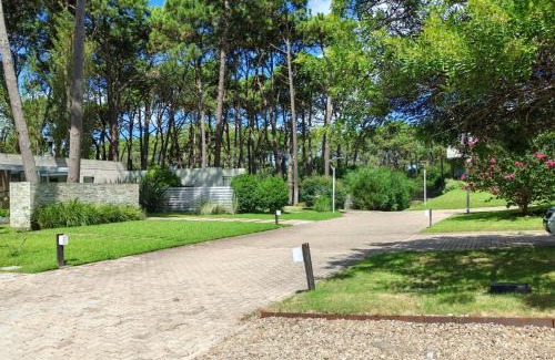 El Placer Casa | Casa en Barrio Cerrado en Rincón del Indio cerca del mar