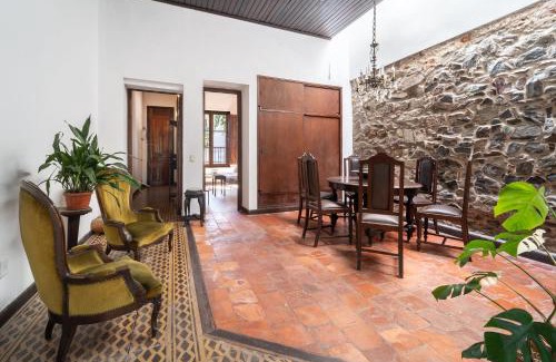 Barrio Historico Casa | Casa en el Casco Historico con Vista al Rio