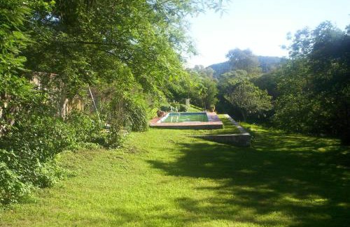 Rio Ceballos Chalet De Esquí | casa en las sierras piscina y rio cerca