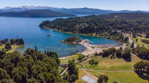 Llao Llao Chalet De Esquí | Casa en Llao Llao con vista al lago y campo de golf