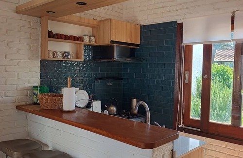 Punta del Este Casa | Chalet en Avenida principal de Pinares, próximo al mar.