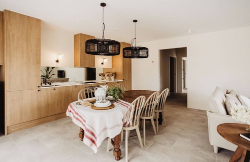 Leza Casa | CASA en RIOJA ALAVESA con JARDIN, BARBACOA y PARKING PRIVADO(apta para mascotas)