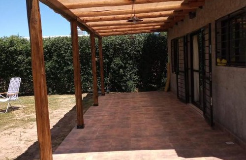 San Rafael Apartamento | Casa en Villa 25 de Mayo para 4 personas en zona de tranquilidad ,rodeada de naturaleza cerca de dique Los Reyunos