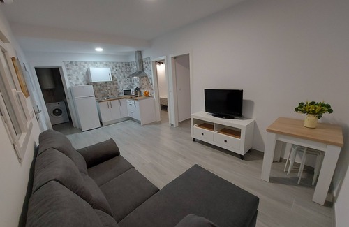 Zahora Casa | CASA EN ZAHORA, PISCINA Y APARCAMIENTO PRIVADO, A 5M DE LAS MEJORES PLAYAS