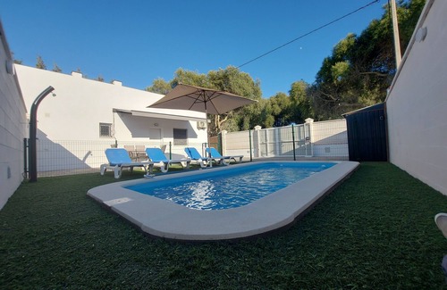Zahora Casa | CASA EN ZAHORA, PISCINA Y APARCAMIENTO PRIVADO, A 5M DE LAS MEJORES PLAYAS
