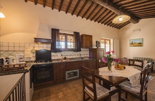 Po' Bandino Casa | Casa Erbetta E: A characteristic and welcoming two-story cottage surrounded by the greenery, with Free WI-FI.