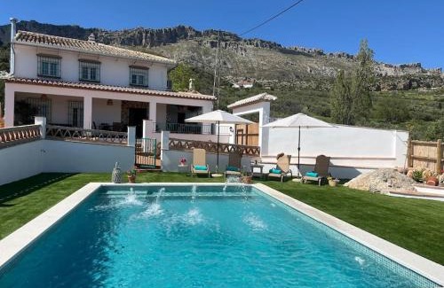 Villanueva de la Concepcion Casa | Casa Rubito el Olmo