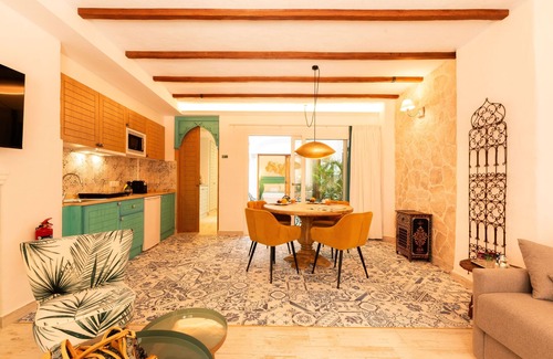 Historic Center of Estepona Condominio | Casa Esmeralda Luxury Boutique Apartments Old Town