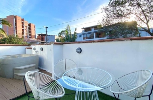 Laureles - Estadio Apartamento | Casa Esquina 301 Elegante apto con jacuzzi