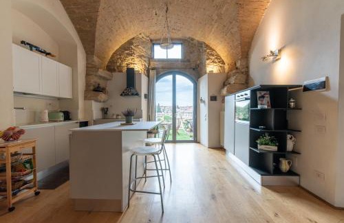 Old Town Apartamento | Casa Etrusca - Con Giardino e Vista - ItalyWeGo