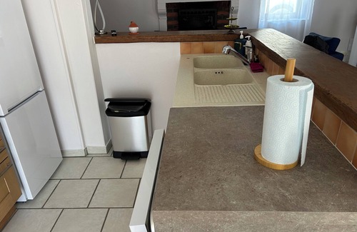 Saint-Satur Casa | Casa Eva: Sancerrois town house with courtyard, terrace and barbecue