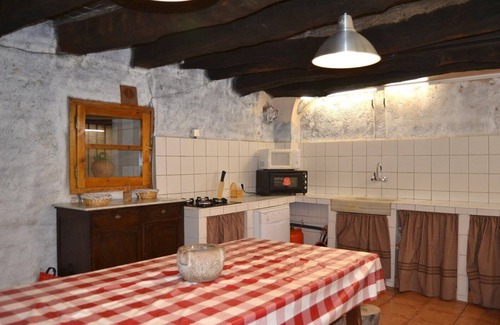 Casserres Casa | Casa Fabregás - GRAN casa de piedra caliza catalana con una espléndida vista sobre el valle