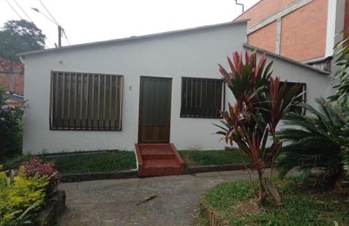 Pereira Casa | Casa familiar cerca a Parque Metropolitano del Café, Aeropuerto, Terminal de Transporte, Villa Olímpica, Estadio, Expofuturo
