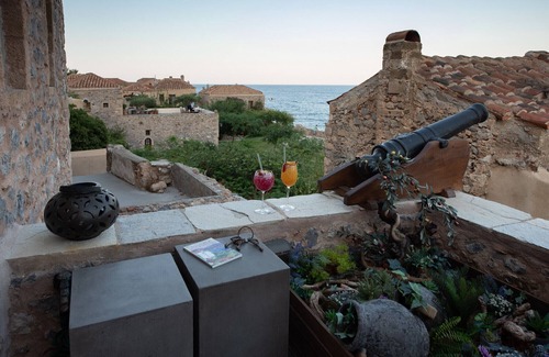 Monemvasia Chalet De Esquí | «Casa Felicia», la experiencia de la mansión del castillo