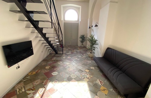 Historic Castle District Apartamento | Casa Flora a panoramic flat with free car parking