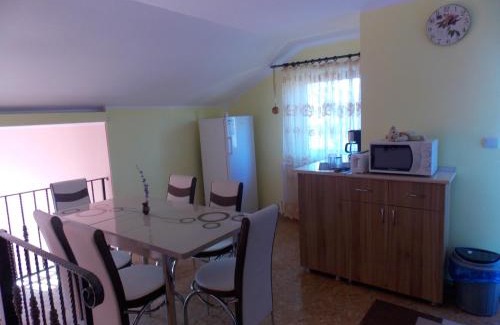 Comanesti Casa | Casa Floro