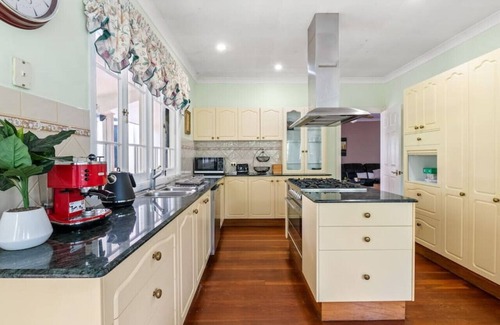 Heritage Park Casa | Casa Foresta - Old time charm 4BR Family House